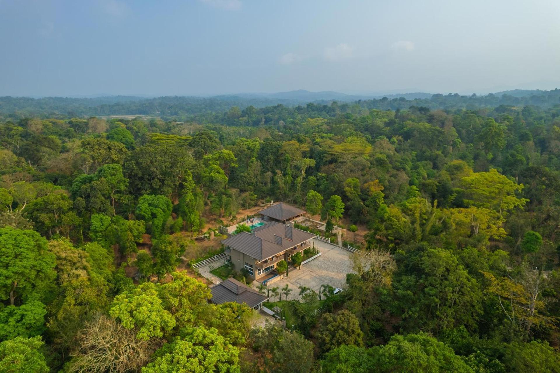 Coffee & Mist Luxury Villa- Comp Breakfast, Pool, Lounge, And Coffee Estate By Stayvista Madikeri Ngoại thất bức ảnh